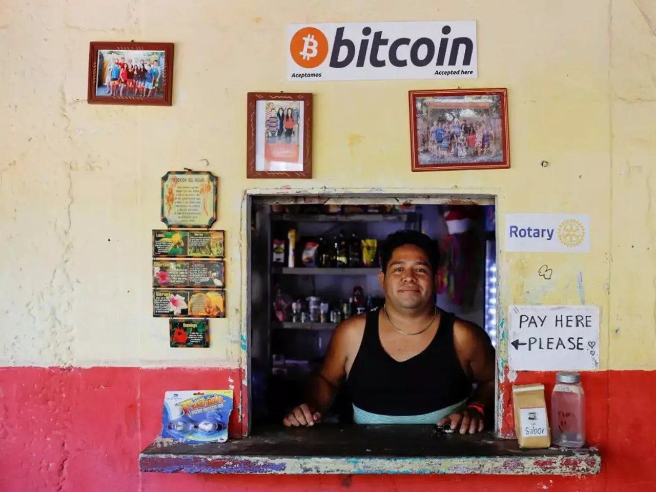 Payment in bitcoin in El Zonte
